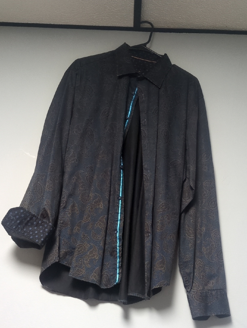envy Men's Dark Paisley Dress Shirt with Blue Trim